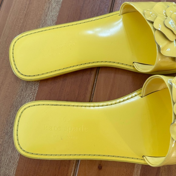 Kate Spade Yellow Floral Sandals 8 - Picture 4 of 6